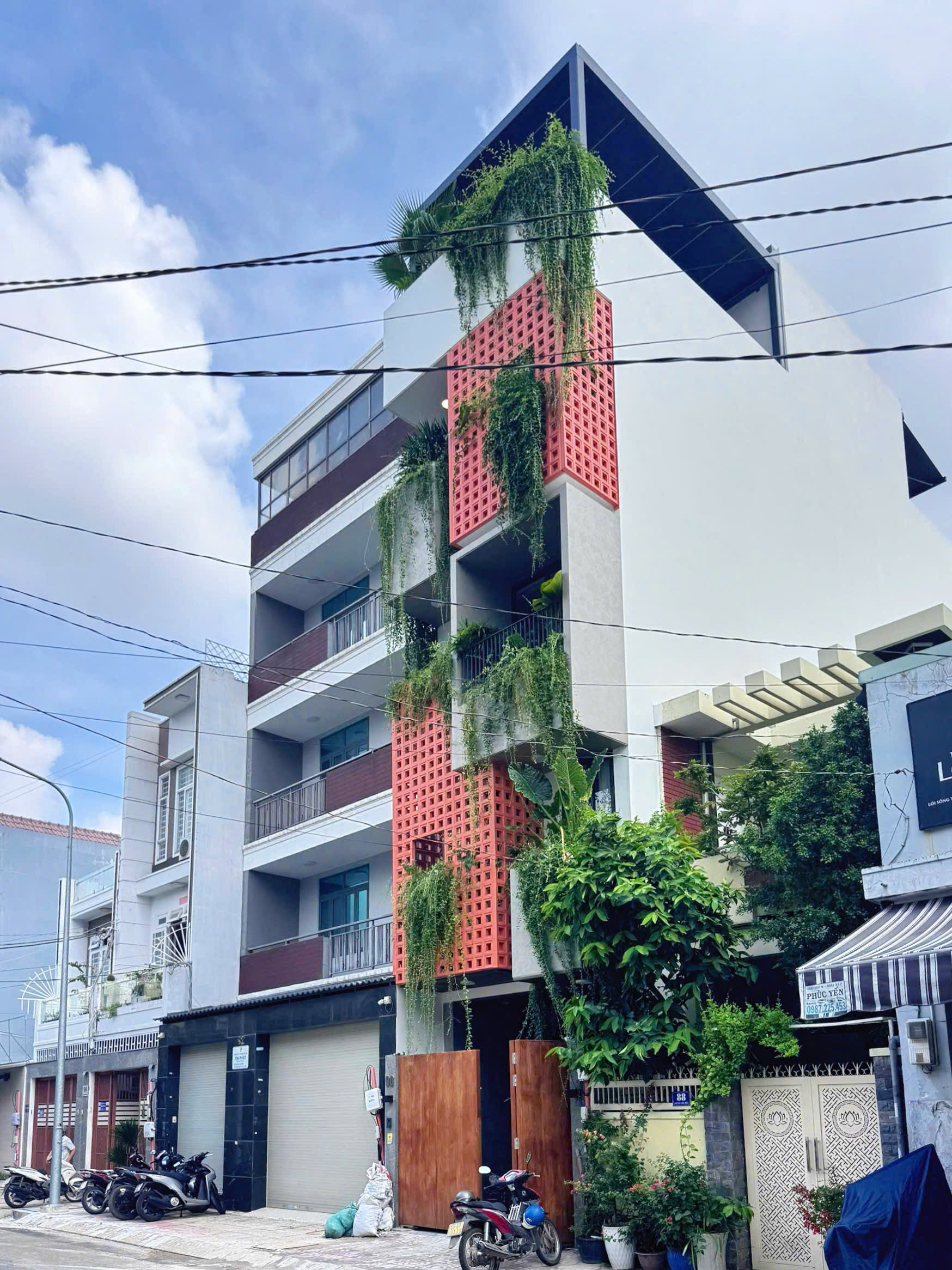 HÌNH ẢNH THỰC TẾ THI CÔNG NHÀ PHỐ TÂN PHÚ