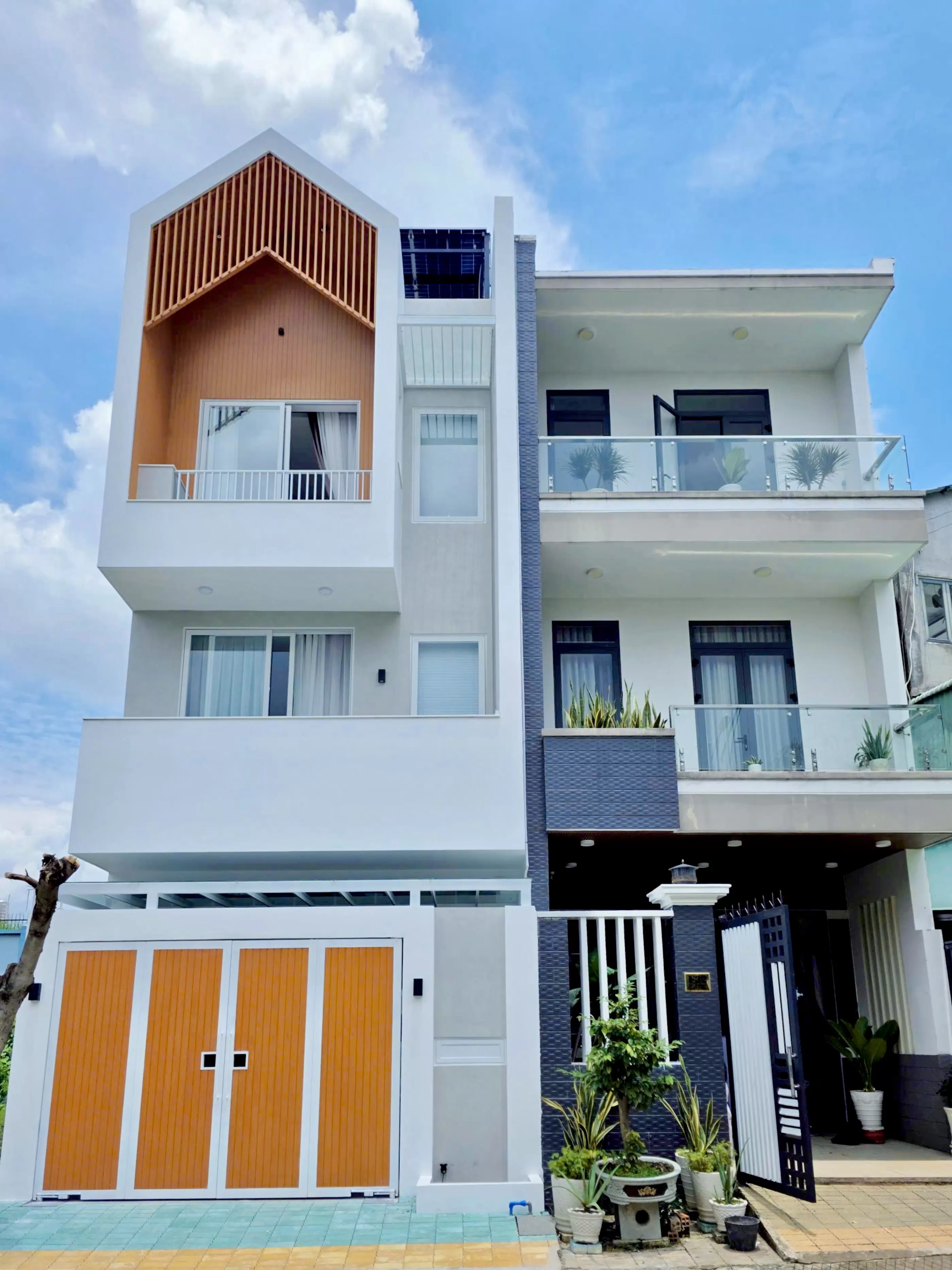 Nhà Phố Dĩ An